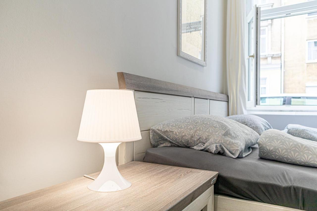 9 Min From City Center - Lovely Studio Near U1 Reumannplatz Vienna Esterno foto