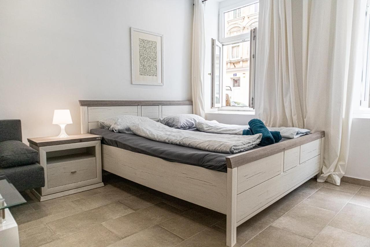 9 Min From City Center - Lovely Studio Near U1 Reumannplatz Vienna Esterno foto